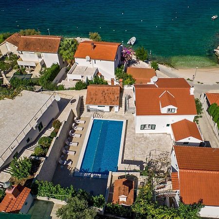 Apartments Bisernica-With Pool Ražanj Eksteriør billede
