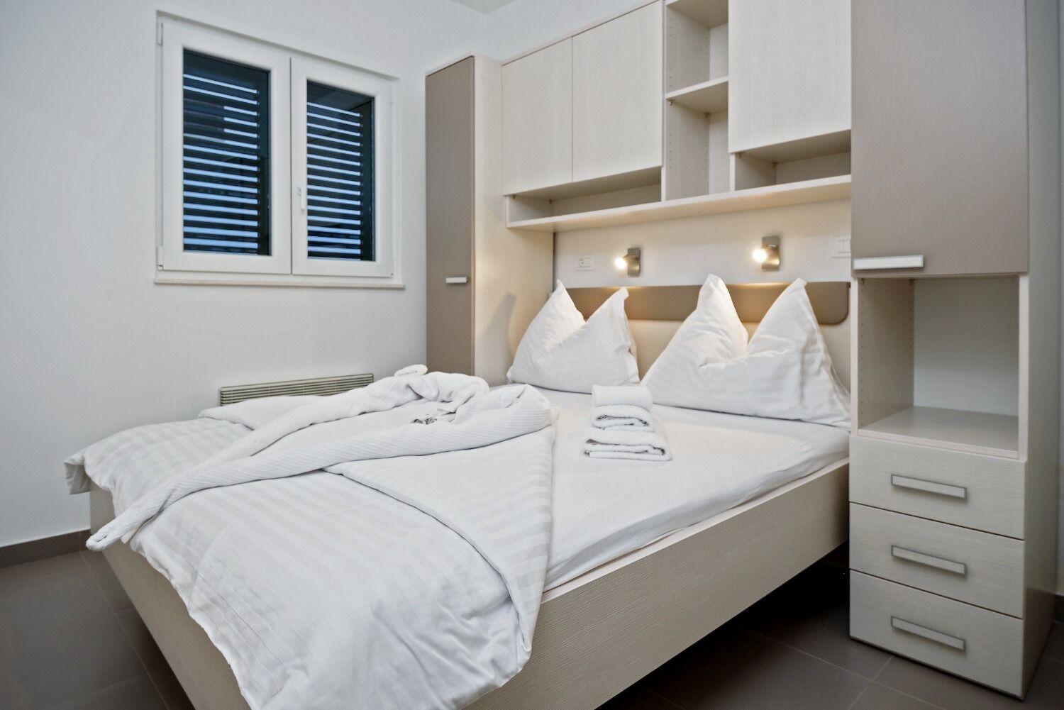 Apartments Bisernica-With Pool Ražanj Eksteriør billede