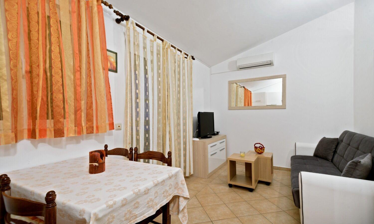Apartments Bisernica-With Pool Ražanj Eksteriør billede