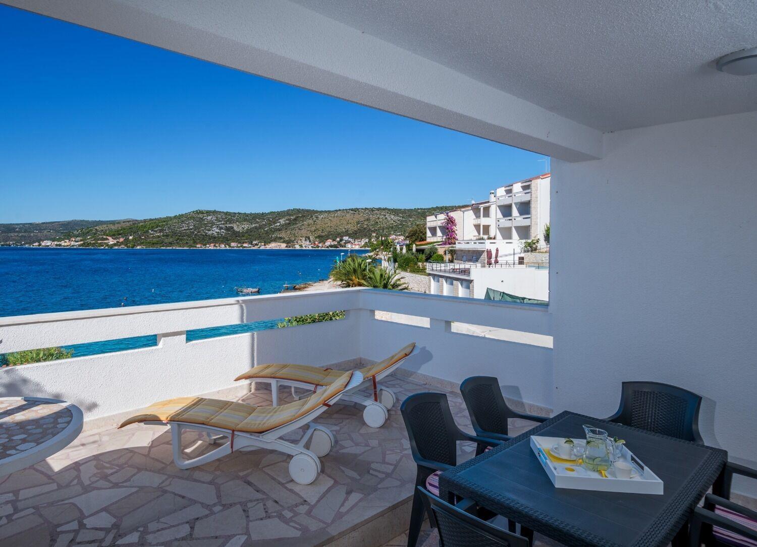 Apartments Bisernica-With Pool Ražanj Eksteriør billede