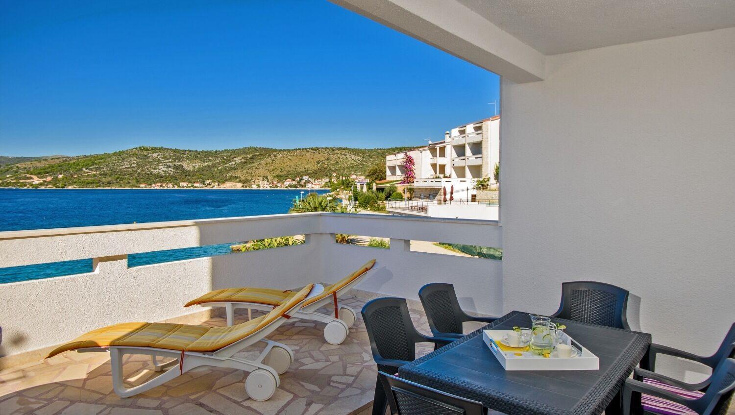 Apartments Bisernica-With Pool Ražanj Eksteriør billede
