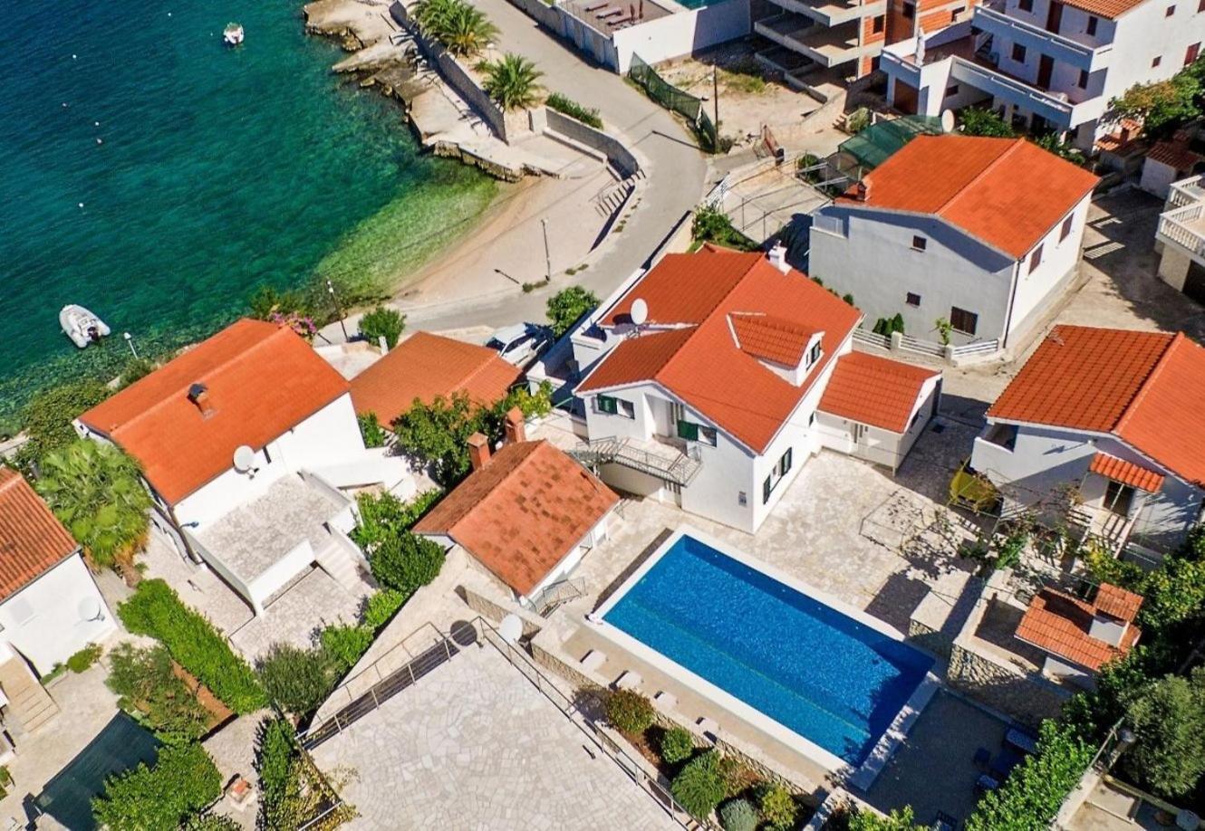Apartments Bisernica-With Pool Ražanj Eksteriør billede