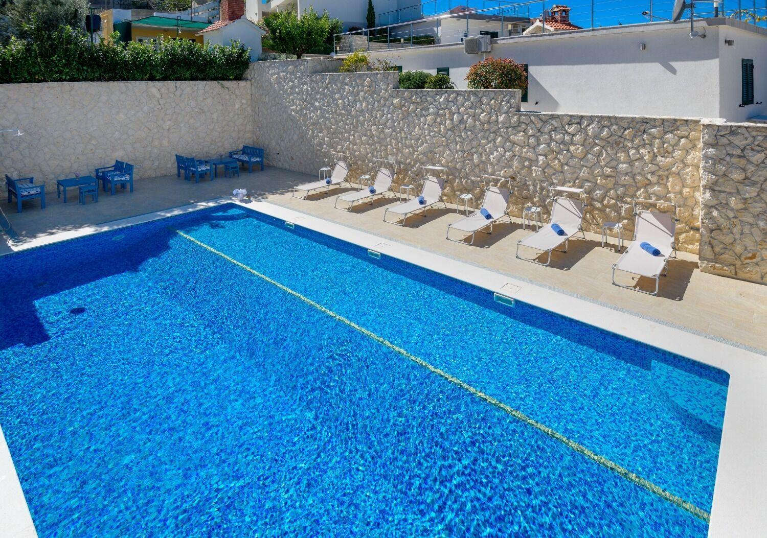 Apartments Bisernica-With Pool Ražanj Eksteriør billede